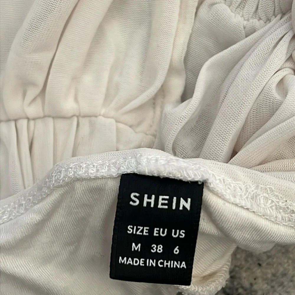 shein size medium cropped white rouched tank top - Picture 3 of 3